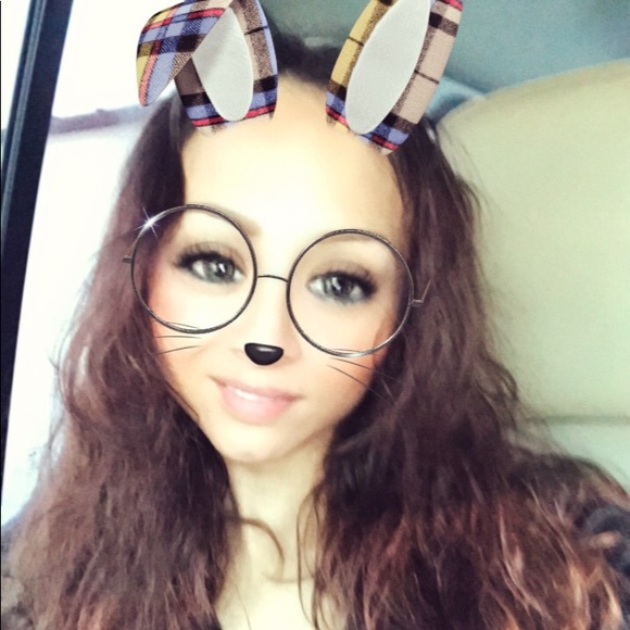 Meet your Posher, Lizzette - Picture 3 of 4